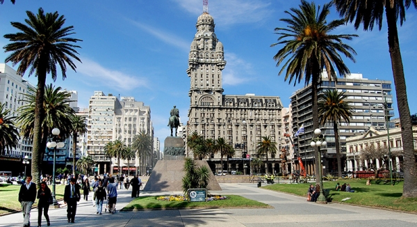 Cruzar el charco: Residencia fiscal en Uruguay